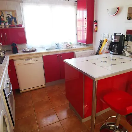 Holiday home Dulce Maikel *